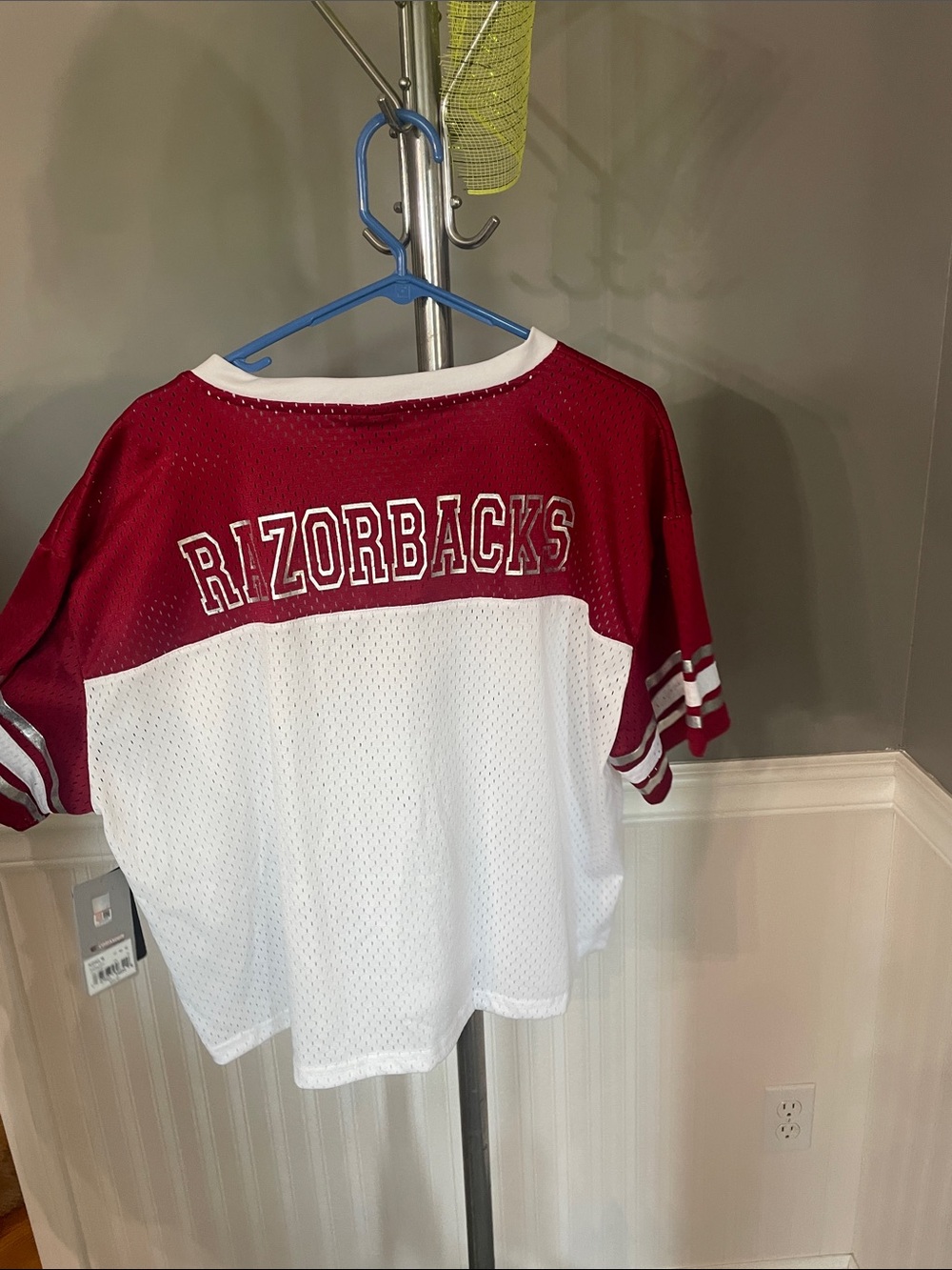 Colosseum Arkansas women’s Red and White Mesh Jersey - Picture 4 of 4